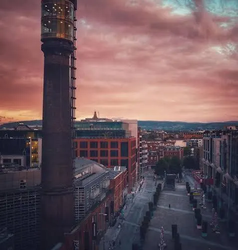 דירה 2 Bed Near Centre *